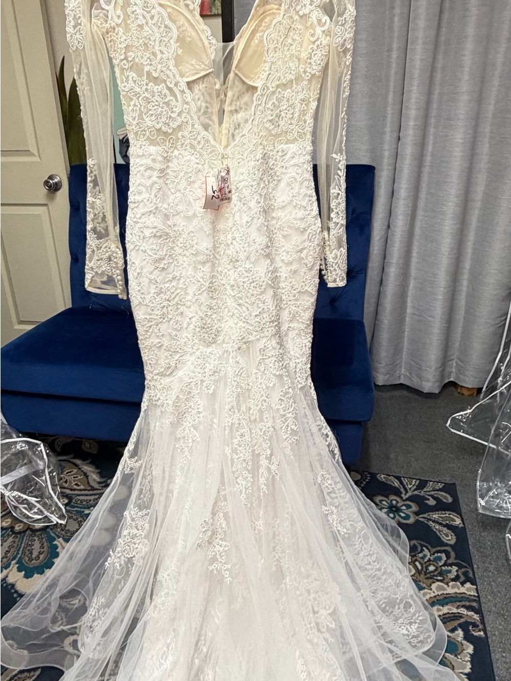 Cinderella Ivory Lace Long-Sleeve Mermaid Wedding Dress - Picture 4 of 6